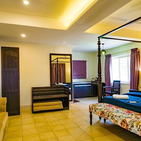 Marine Studios Le Pension Кандолим Экстерьер фото
